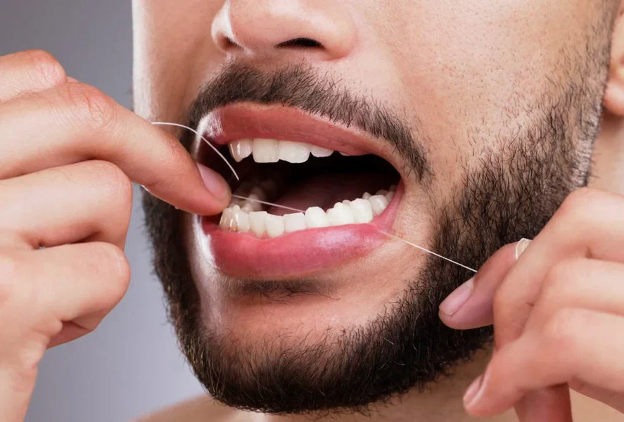 La verità sul filo interdentale: È possibile che you usi davvero troppo il filo interdentale?
