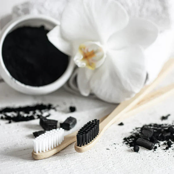 Gli spazzolini da denti al carbone sono sicuri?